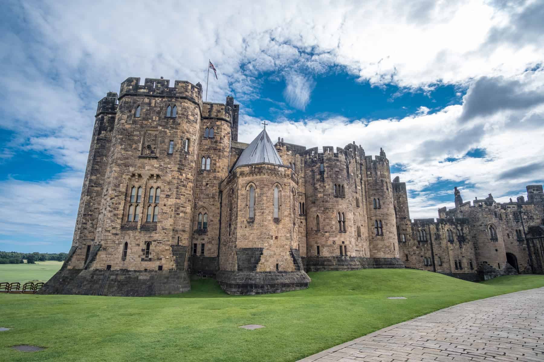 castle where harry potter was filmed